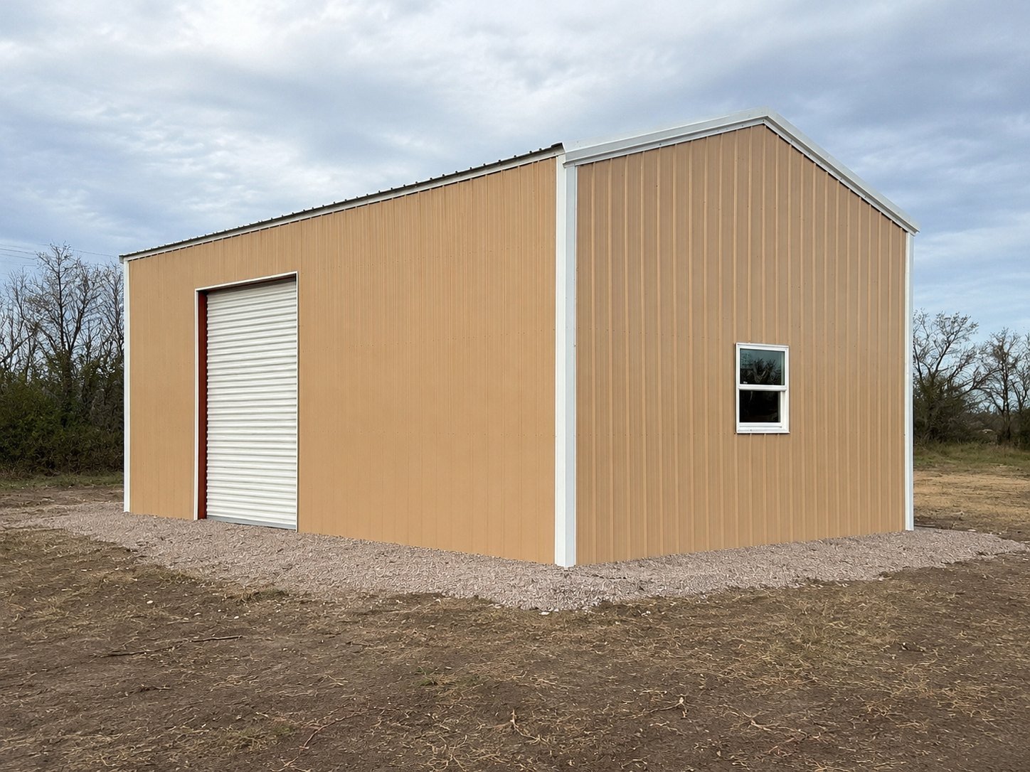Bodega de metal negra y roja para uso residencial o comercial